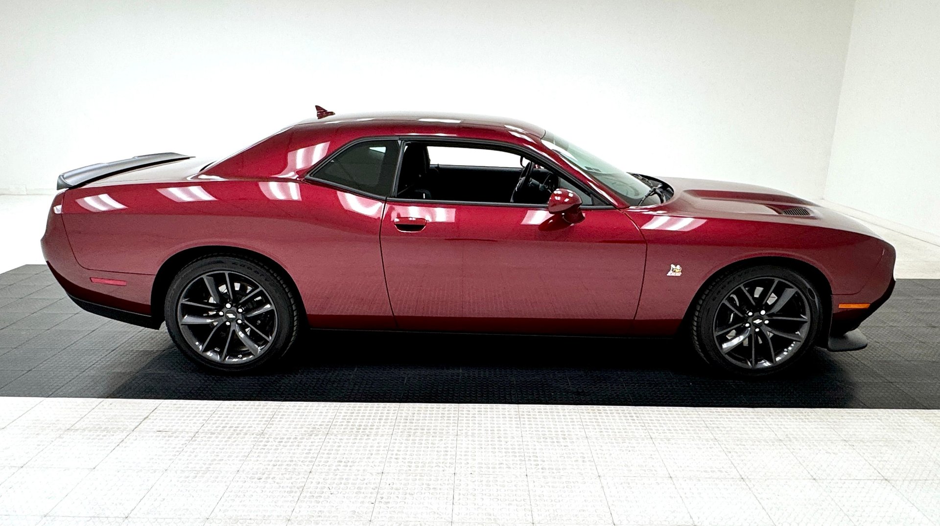 DODGE DODGE CHALLENGER R/T PLUS