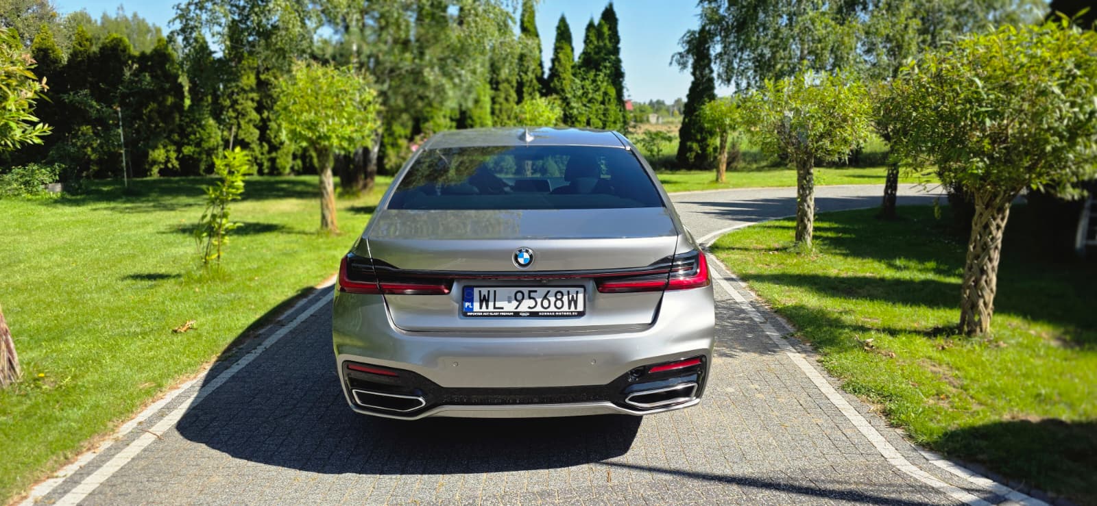BMW Seria 7 - 745e Plugin Prestige