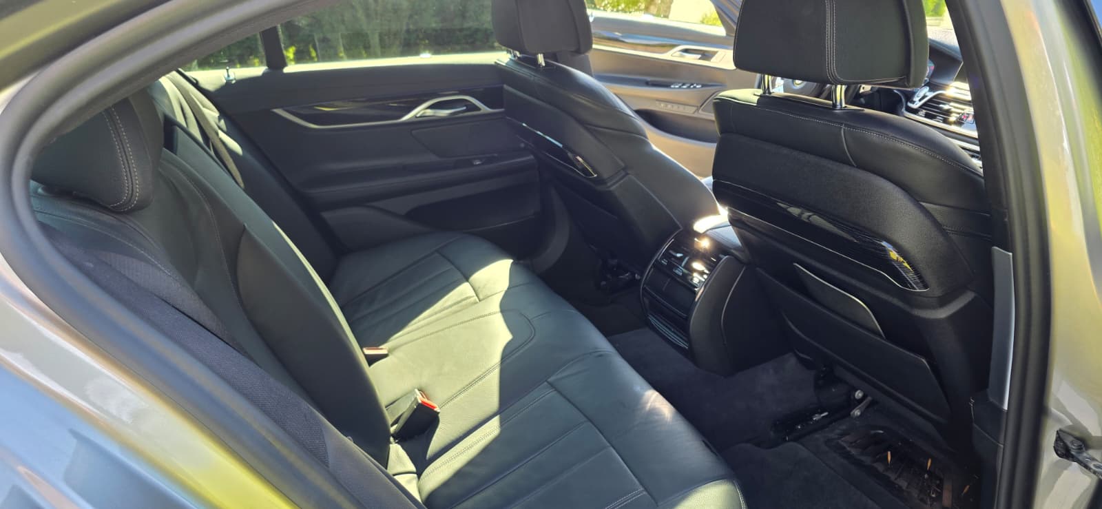 BMW Seria 7 - 745e Plugin Prestige