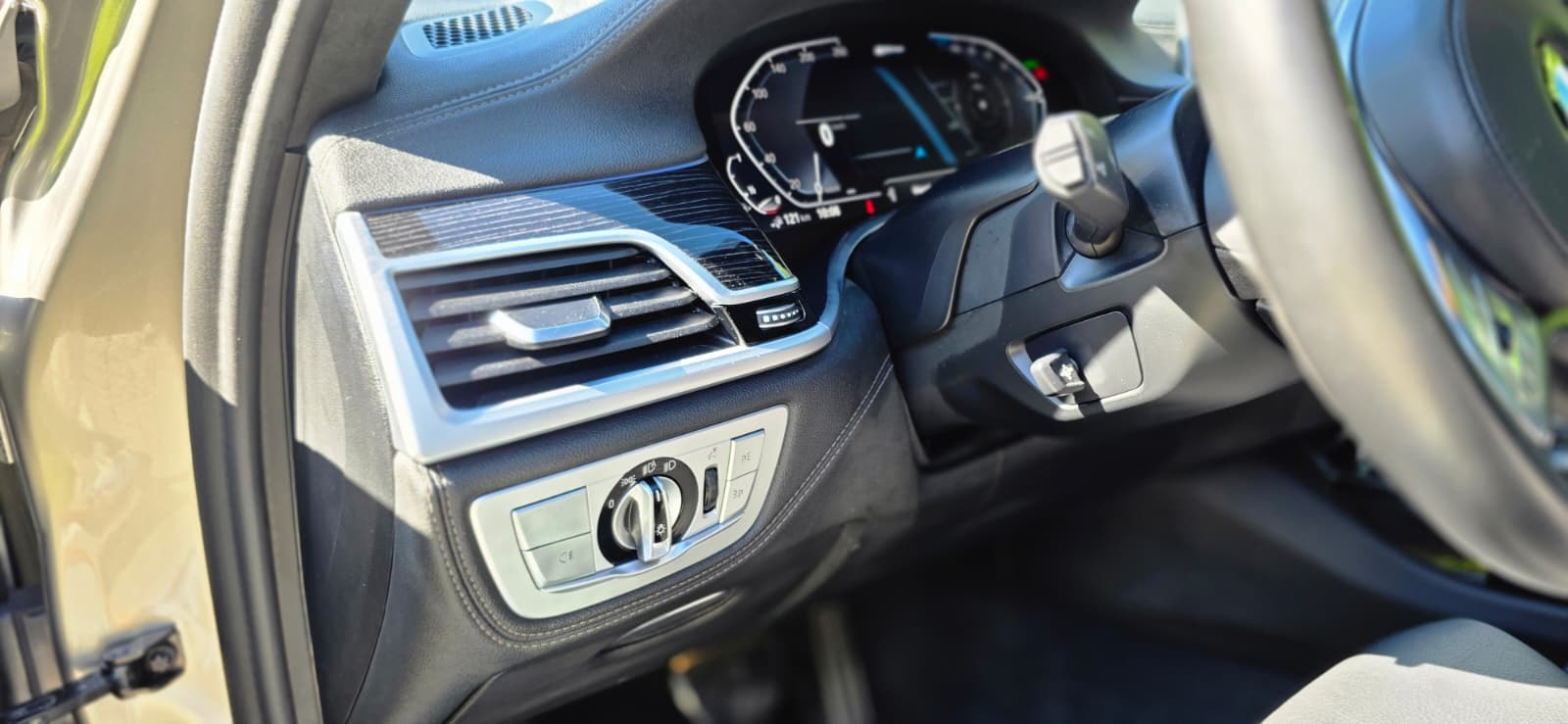 BMW Seria 7 - 745e Plugin Prestige