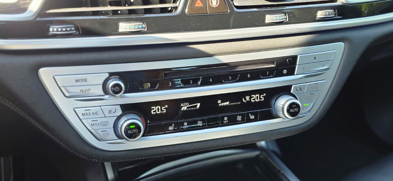 BMW Seria 7 - 745e Plugin Prestige