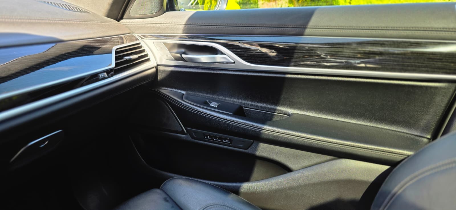 BMW Seria 7 - 745e Plugin Prestige