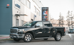 DODGE RAM 1500 LARAMIE 4x4 Duża Kabina