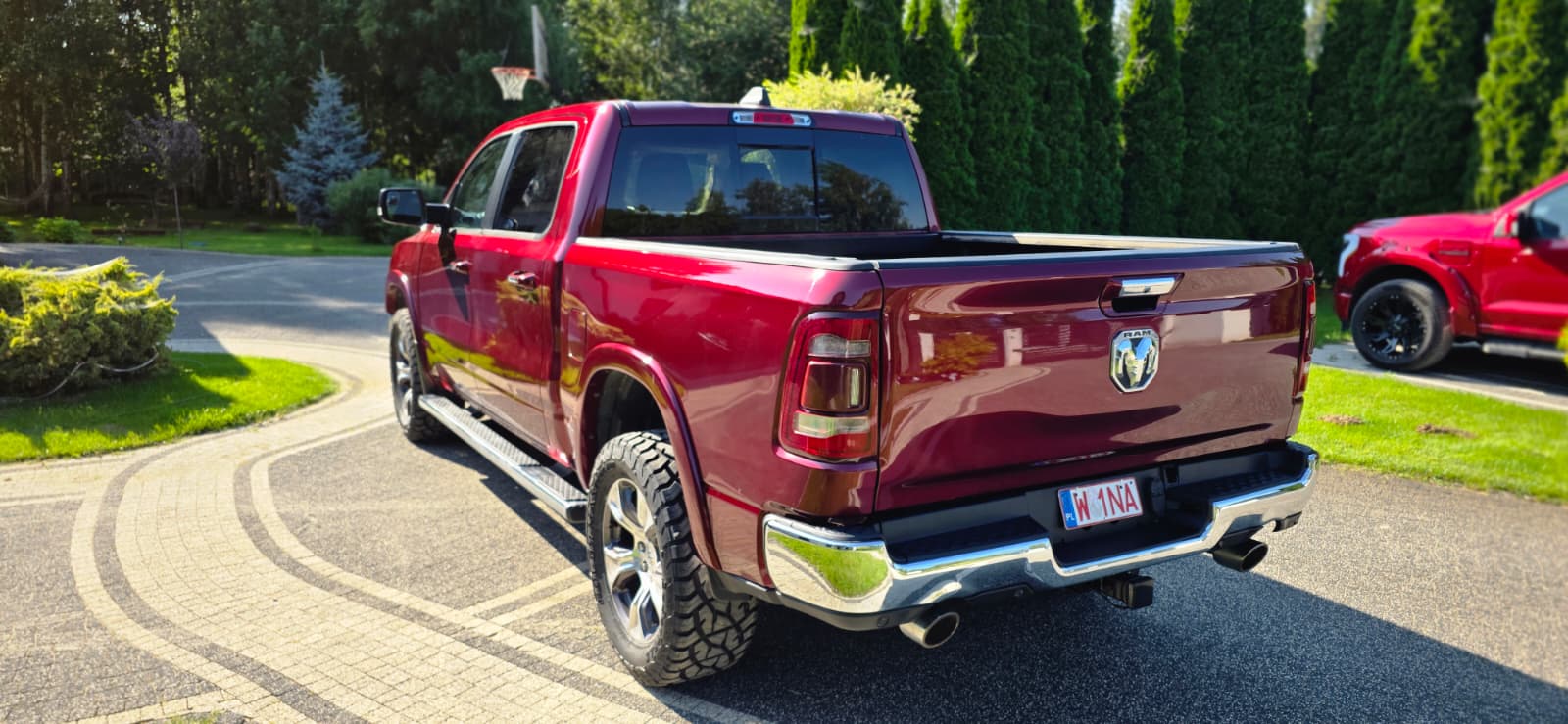 DODGE RAM 1500 LARAMIE V8 4x4 HEMI