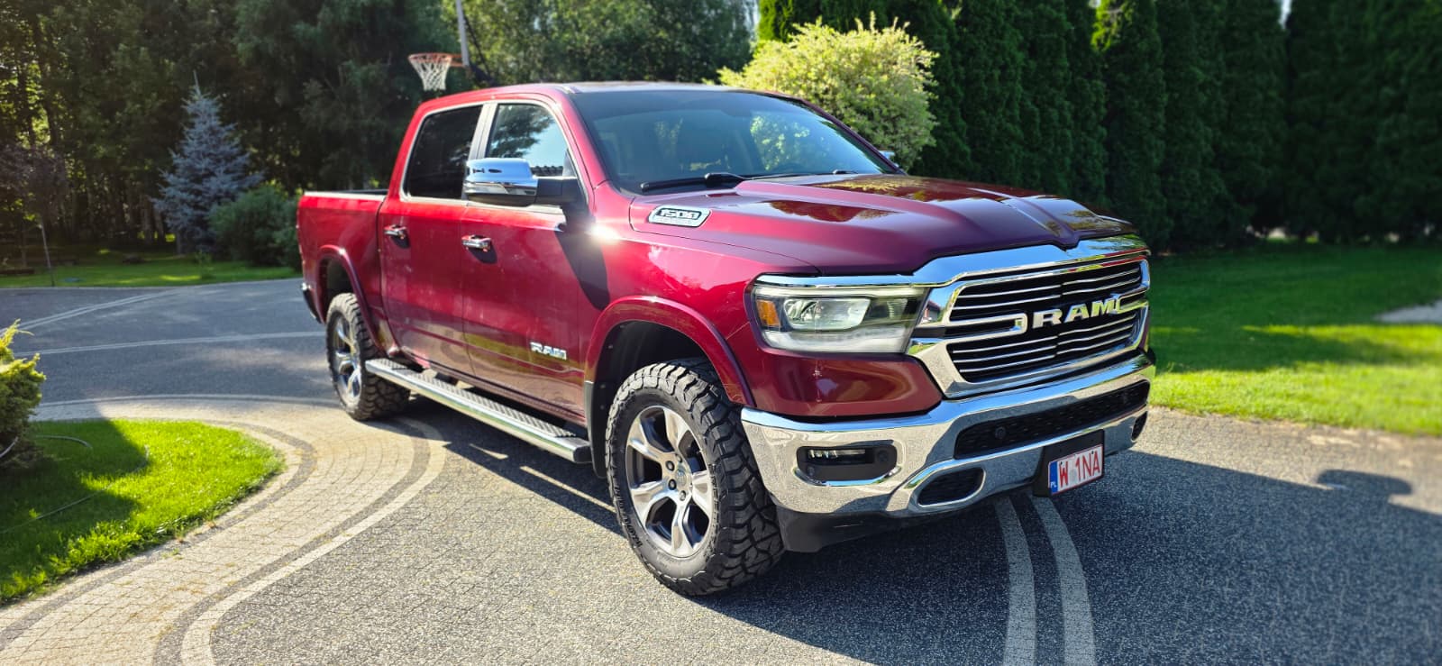DODGE RAM 1500 LARAMIE V8 4x4 HEMI