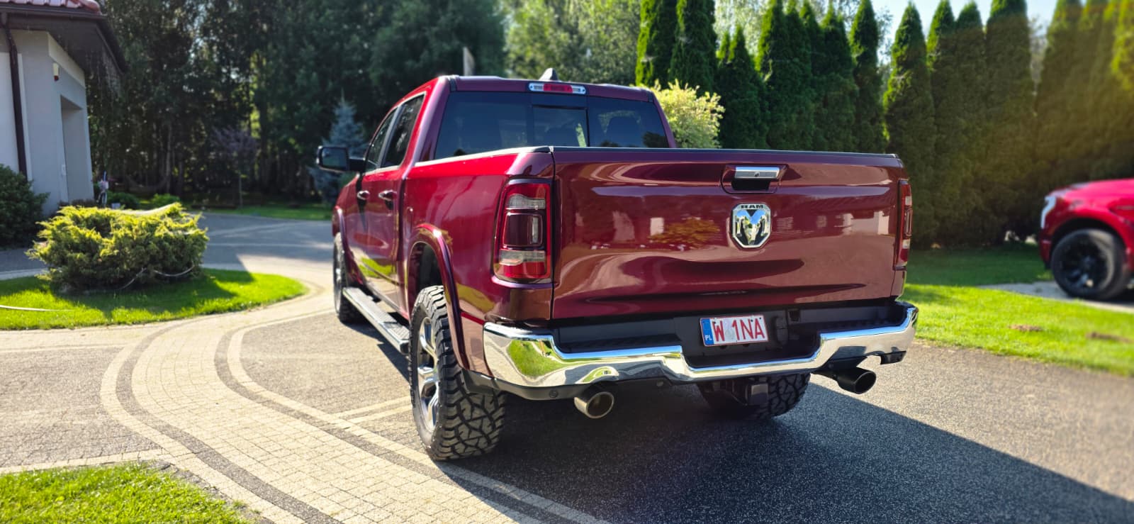 DODGE RAM 1500 LARAMIE V8 4x4 HEMI