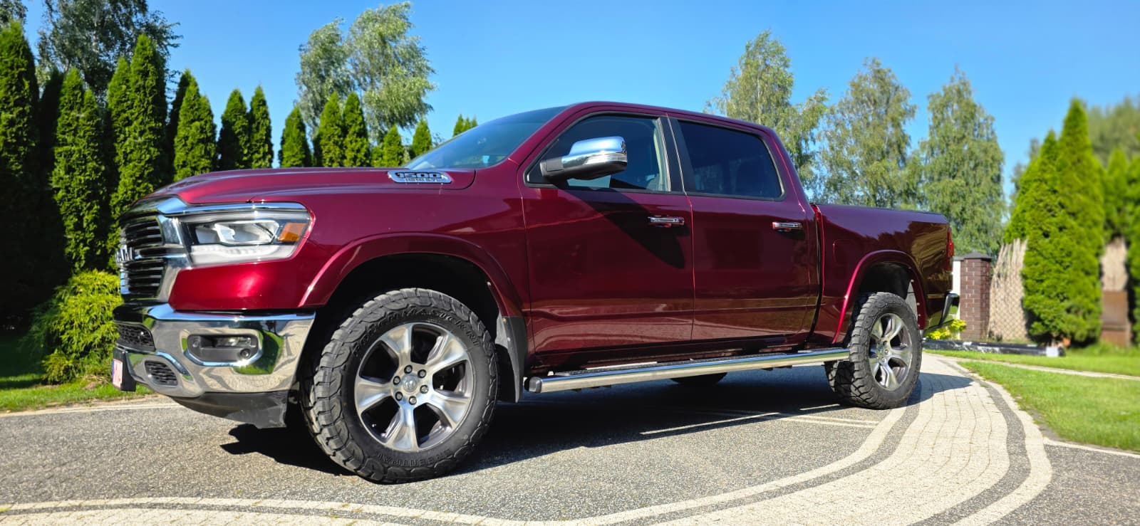 DODGE RAM 1500 LARAMIE V8 4x4 HEMI