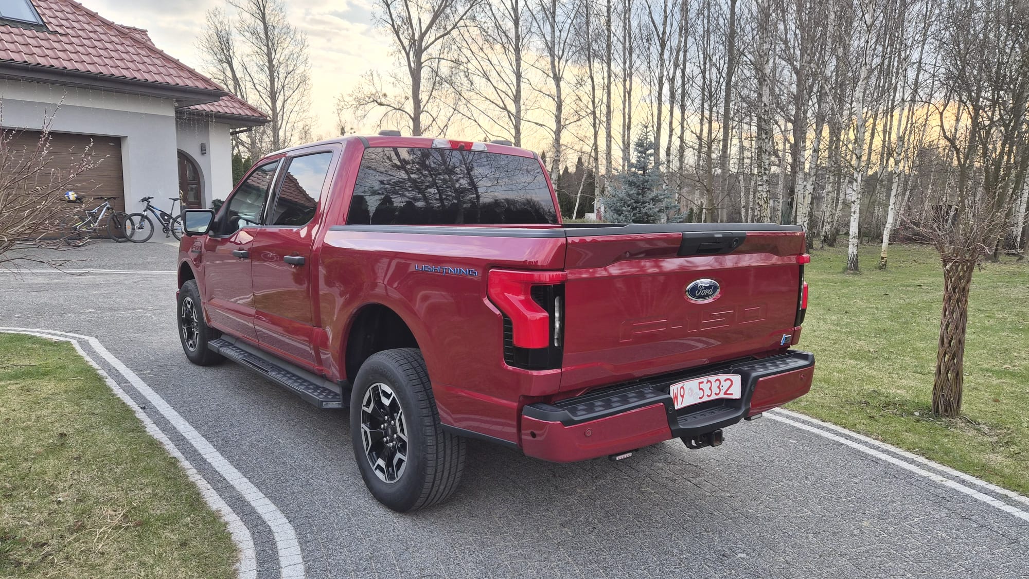 FORD FORD F150 LIGHTNING XLT