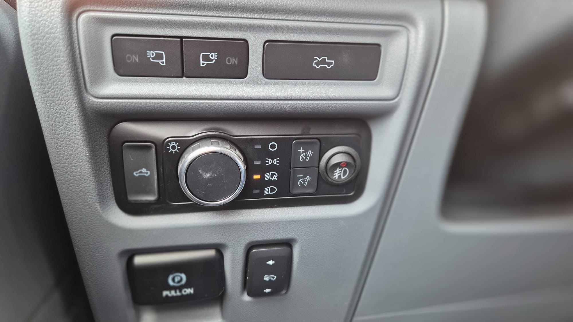FORD FORD F150 LIGHTNING XLT
