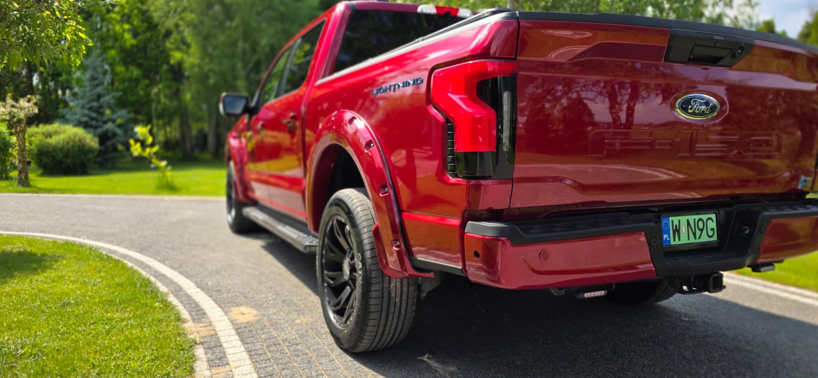 FORD FORD F­150 LIGHTNING XLT