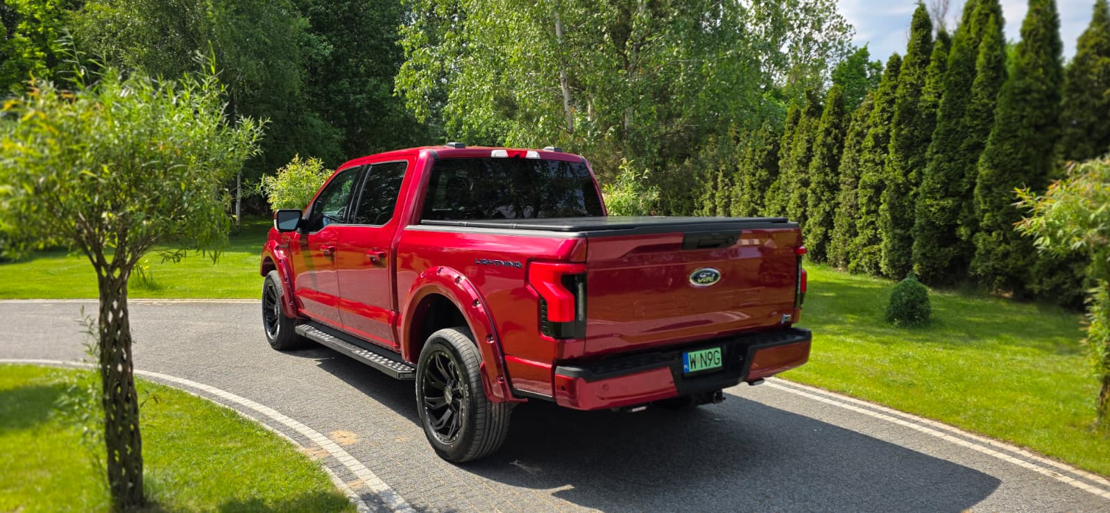 FORD FORD F­150 LIGHTNING XLT