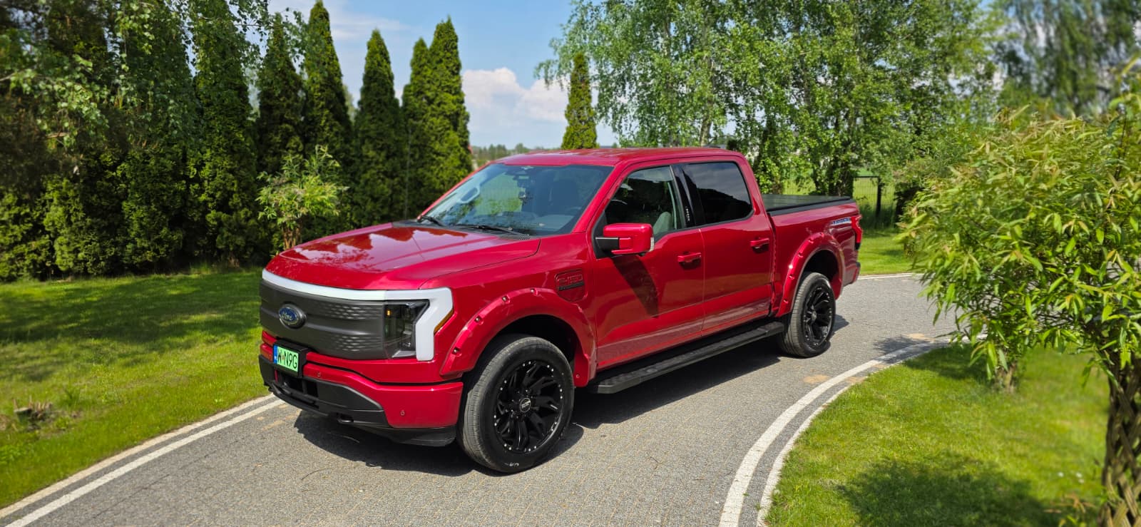 FORD FORD F­150 LIGHTNING XLT