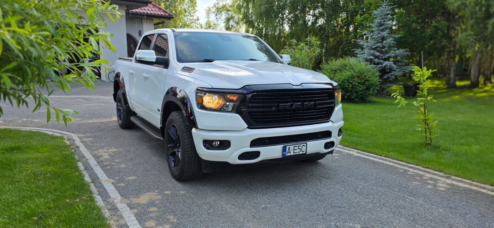 DODGE RAM 1500 Lone Star 5.7 4x4 Duza Kabina