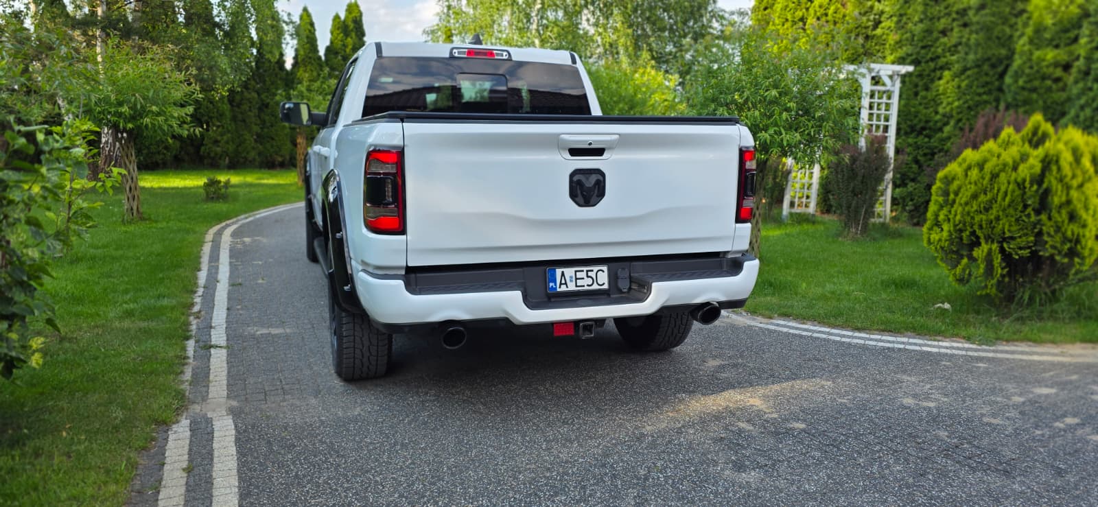 DODGE RAM 1500 Lone Star 5.7 4x4 Duza Kabina