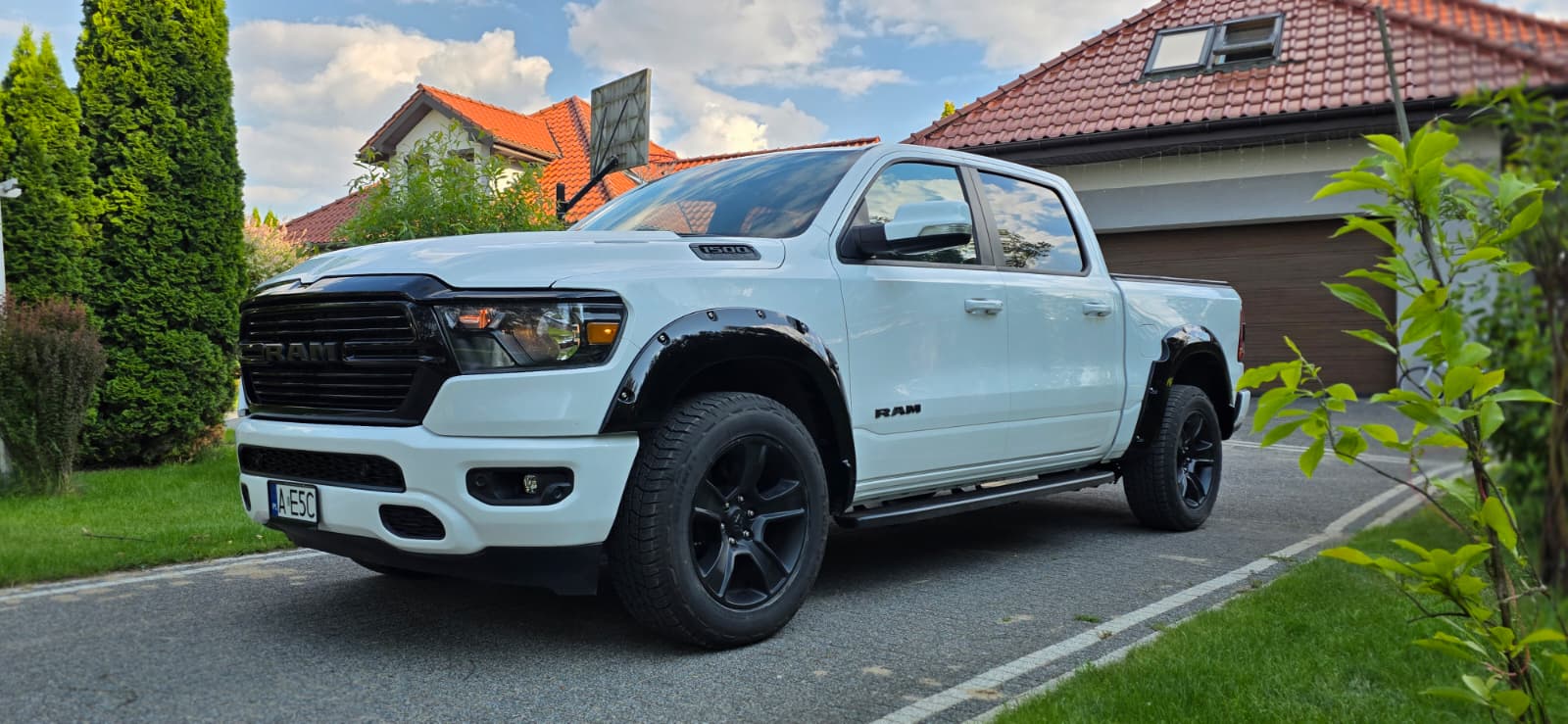 DODGE RAM 1500 Lone Star 5.7 4x4 Duza Kabina
