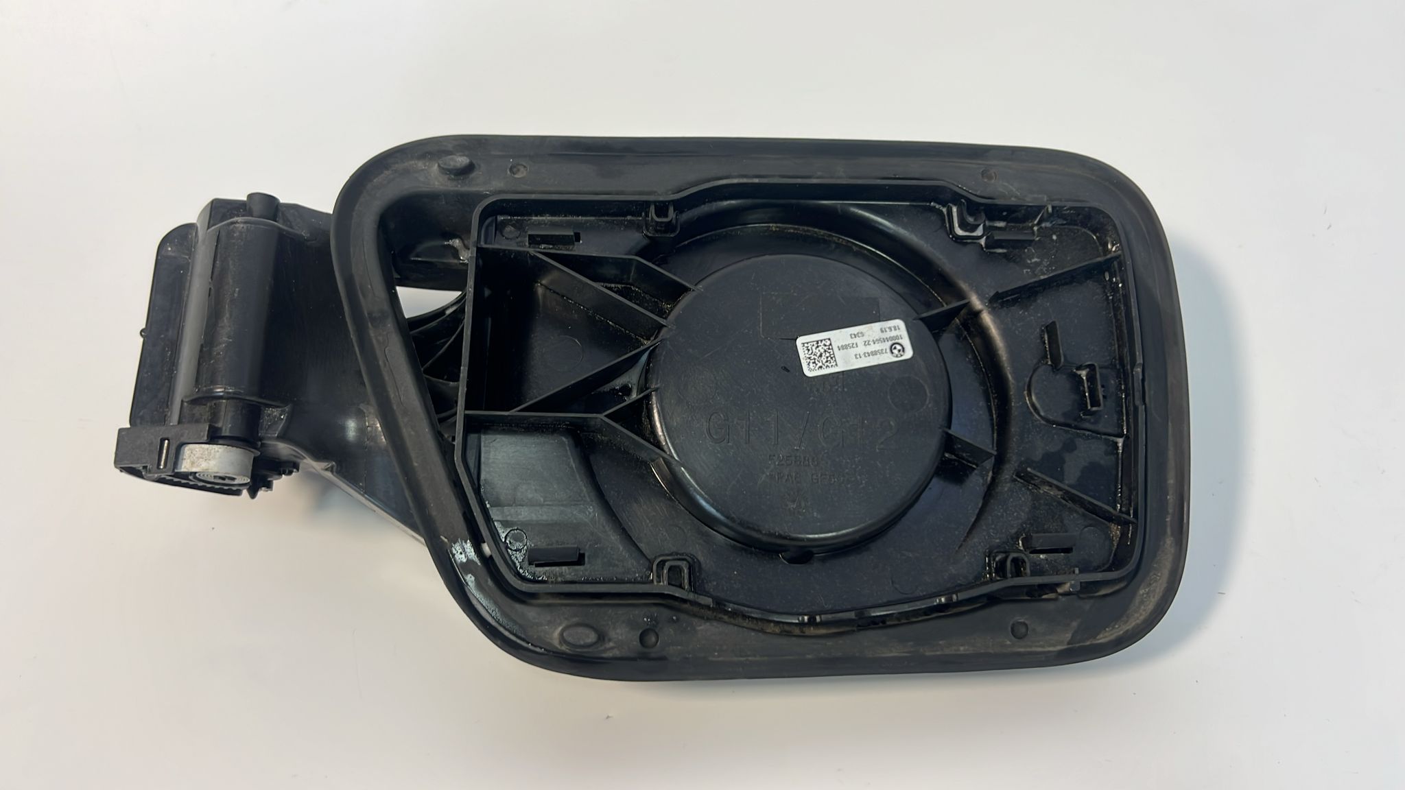 Nakładka gniazda ładowania BMW 7 G11 G12 740e 745e Oryginał numer...