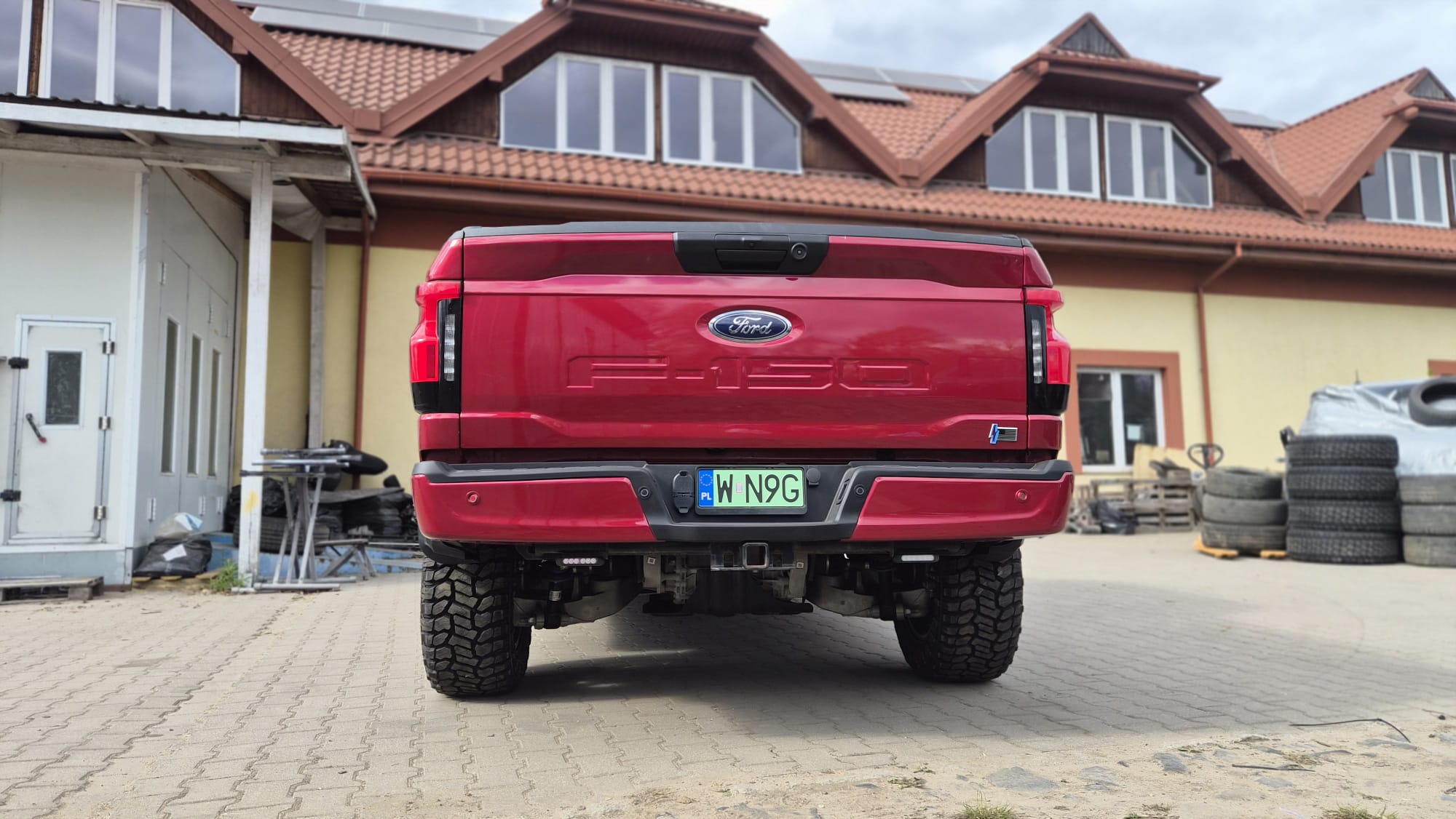 FORD FORD F150 LIGHTNING XLT